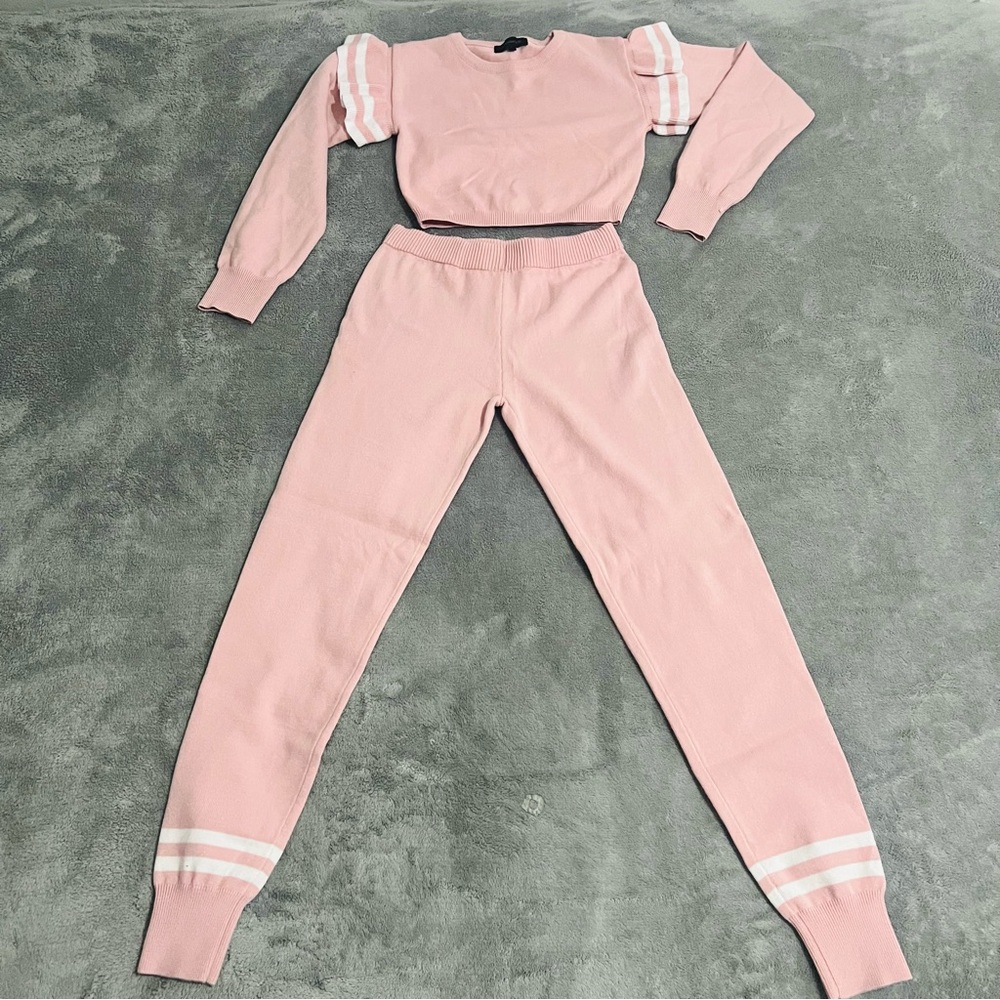 36 point 5 •Short coat and leggings set • Pink • Very stretchy •
